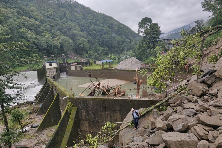 जलविद्युत ड्यामसाइटमा पहिरो जादा दुई जनाको ज्यान गयो